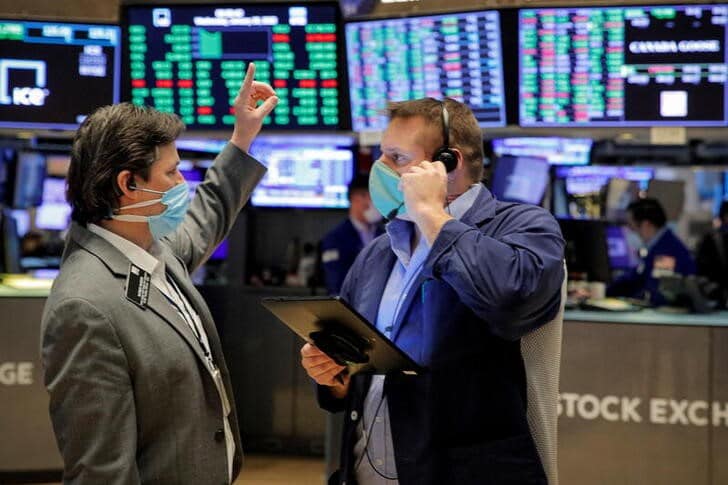 Уолл-стрит торгуется разнонаправленно на фоне опасений в отношении ставок; напряженность вокруг Украины ослабевает От Reuters
