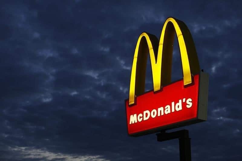 Потери McDonald’s из-за ухода из России значительно превысили прогнозы От Investing.com