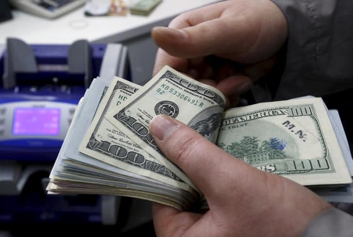 Санкции пошатнули престиж доллара и евро в качестве резервных валют - Песков От IFX