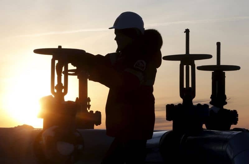 Сокращение нефтепереработки российскими компаниями: новости к утру 19 апреля От Investing.com