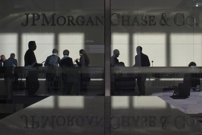 От JPMorgan и Goldman потребовали данные о сделках с госдолгом России От Investing.com