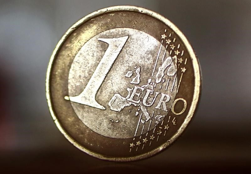 БКС ограничил вывод евро с брокерских счетов От Investing.com