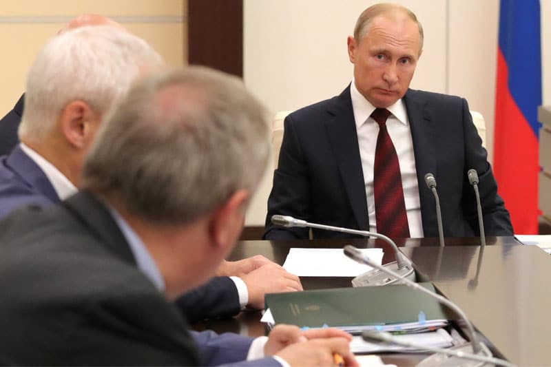 Путин приостановил налоговые соглашения с недружественными странами От Investing.com