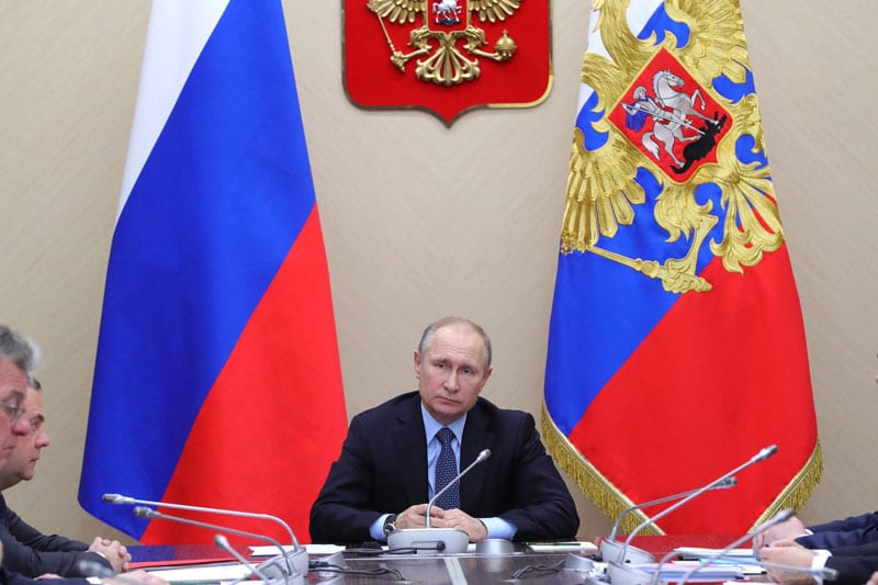 Путин запретил обременения и аресты в отношении активов на счетах С и И От sMart-lab.ru