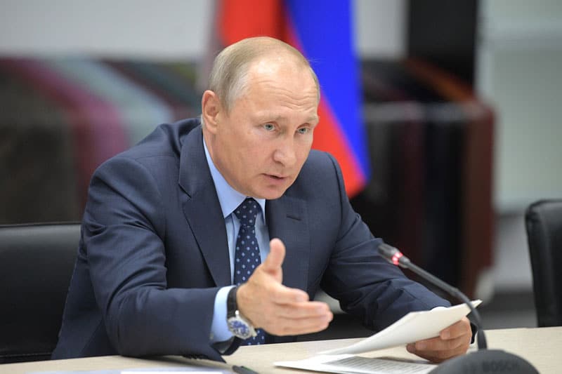 Путин одобрил налоговые изменения по ПИФам и замещающим облигациям От Investing.com